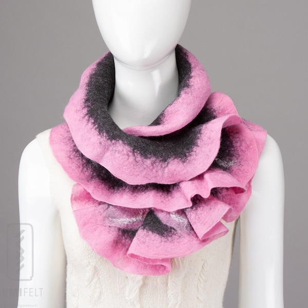 Scarf felt Ruffled wavy collar Pink black color Soft merino scarflette Gift under 50 Neckwear Short scarf Neckpiece Small scarf