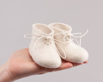 Baby shower gift Felted booties Newborn shoes Non alergic Natural wool shoes