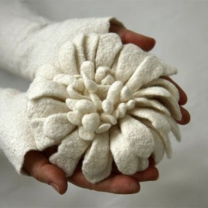 Felted Brooch Hand felted Dahlia Flower Brooch Milk White Gift guide image 1