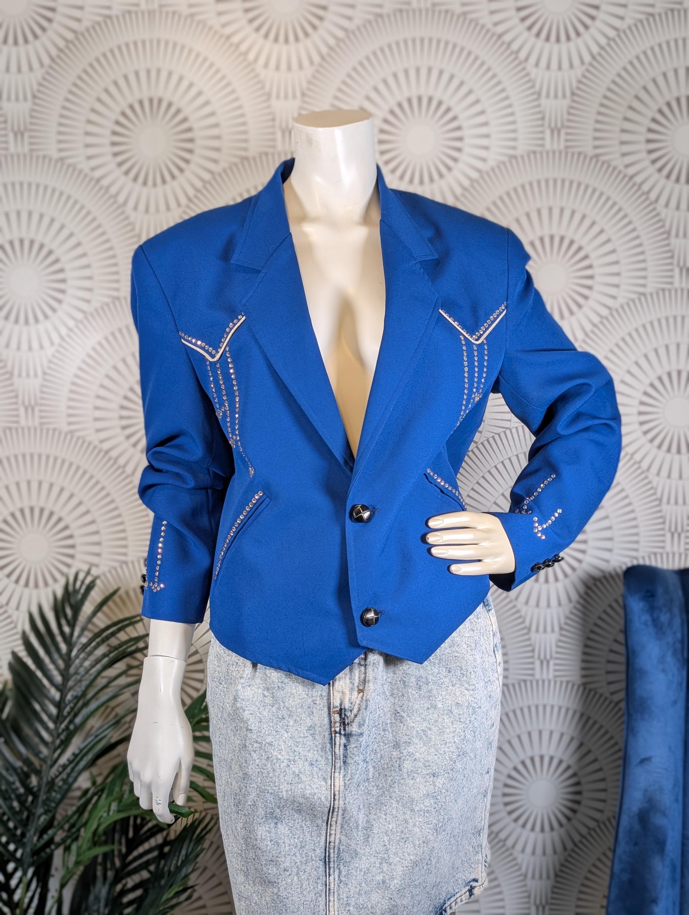 Cobalt blue blazer France