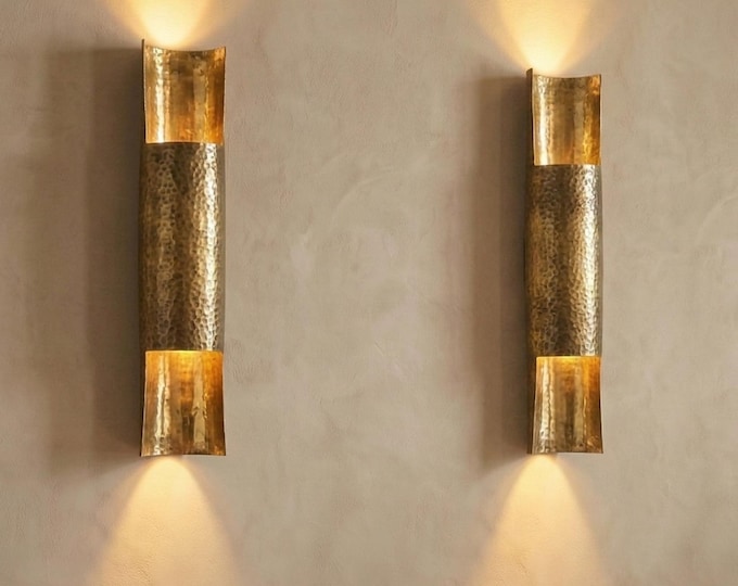 Brass Wall Sconce, Hammered Light Fixture, Modern Rustic Wall Lighting, Handmade Brass Wall Lamp, Warm Ambient Light, Indoor Outdoor Sconce