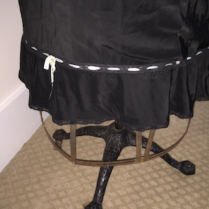 Vintage Lady&#39;s Black Slip