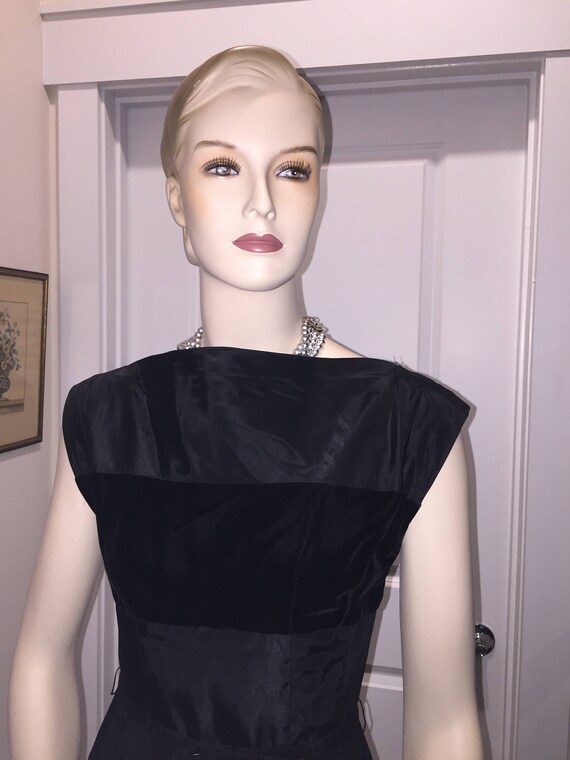 NOW on Sale Antique Lady's Black Satin and Velvet… - image 2