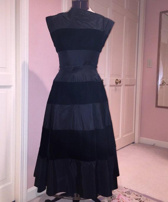 NOW on Sale Antique Lady's Black Satin and Velvet… - image 5