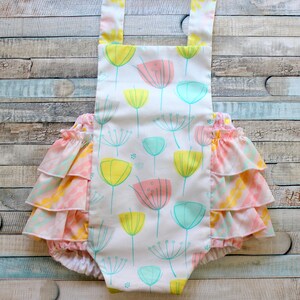 Meisjes zomerkleding, pasgeboren meisjes romper, eerste verjaardag outfit, cake smash romper, Ruffle bottom, meisjes romper, sunsuit, baby outfit