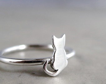 Cat ring, Sterling Silver, tiny kitten, animal jewelry, stacking ring