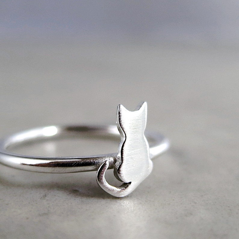 Cat ring, Sterling Silver, tiny kitten, animal jewelry, stacking ring image 1