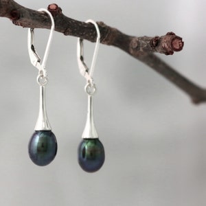 Boucles d'oreilles pendantes en perles et en argent sterling, véritables bijoux en perles d'eau douce foncées image 3