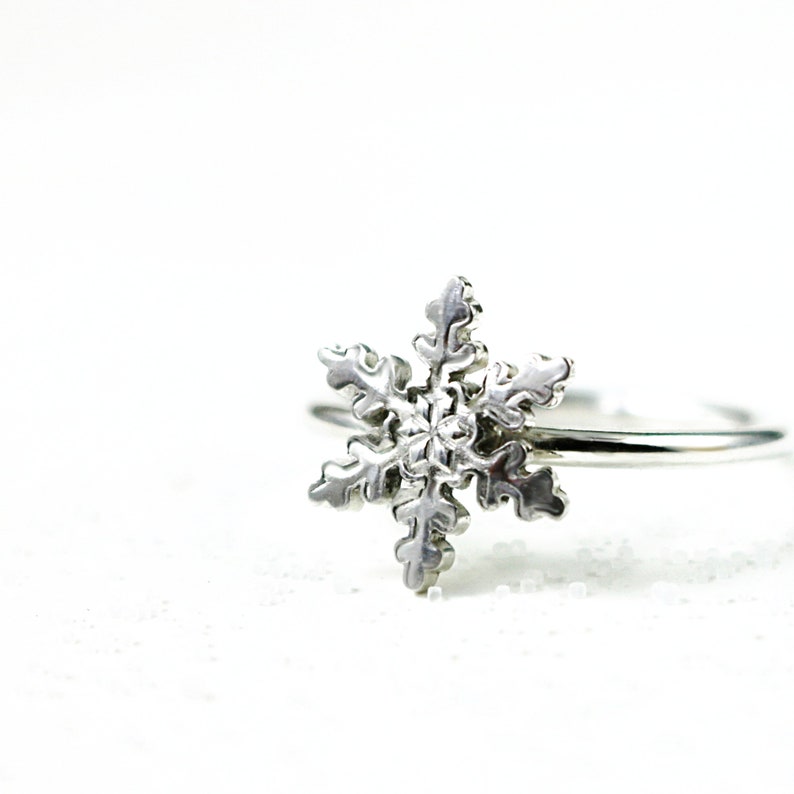 Snowflake ring in Sterling Silver,stackable, Winter jewelry image 2