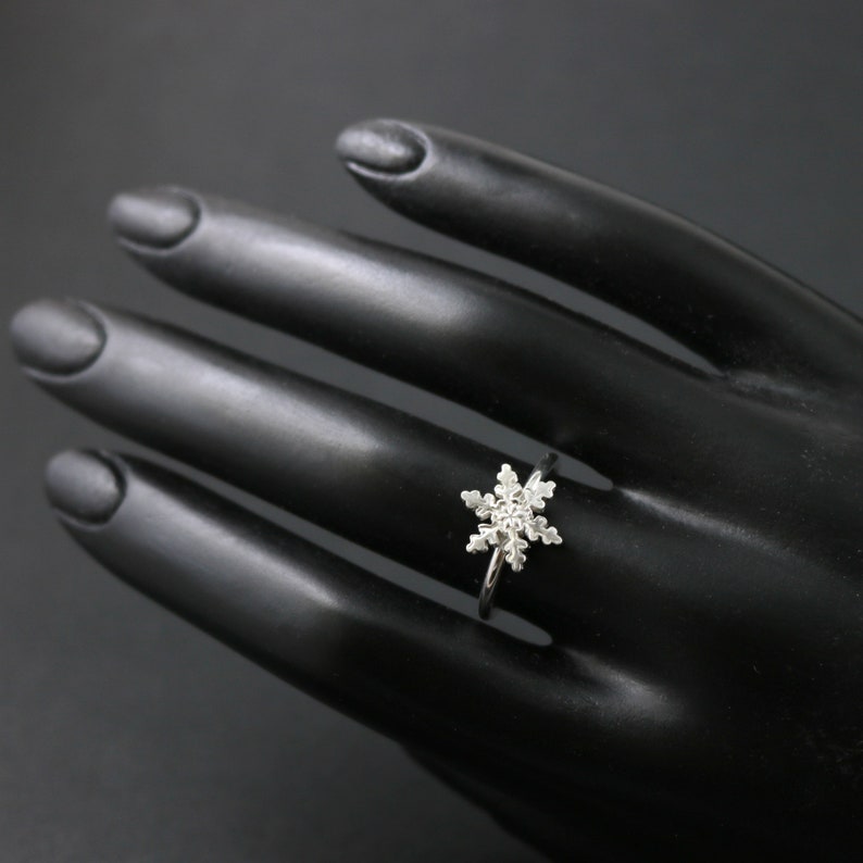 Snowflake ring in Sterling Silver,stackable, Winter jewelry image 4