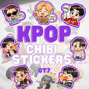 Puede incluir: Una colecci&oacute;n de KPOP CHIBI STICKERS OT7 que presenta siete ilustraciones de personajes estilo caricatura con contornos morados. Cada pegatina muestra un personaje diferente en varias poses, algunos sosteniendo alimentos como alitas de pollo o botellas de leche, con rostros expresivos y burbujas de texto que incluyen frases como men dont cry, c'mon wing y LEFILL.