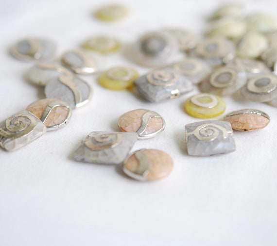 Silver plated Mother of Pearl beads coin/sea shell beads/shell beads/seashell beads/natural shell beads/jewelry supply parts/unique shell