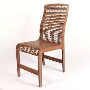 Ergonomiczne krzesło ze sklejki brzozowej Baltic Birch: konstrukcja parametryczna w płaskim opakowaniu