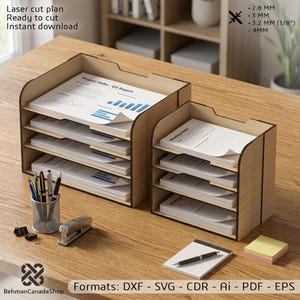 Pode incluir: Um conjunto de organizadores de documentos em madeira cortada a laser com várias prateleiras. O texto indica que é um plano para download instantâneo nos formatos DXF, SVG, CDR, AI, PDF e EPS, compatível com espessuras de 2,8 mm, 3 mm, 3,2 mm e 4 mm.