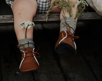 Artisan Made Tan Leder Baby Boot, weiche Sohle -Brown. Handgefertigt in Neuseeland aus 100% Leder