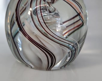Beautiful paperweight created and signed by Nancy Freeman.
