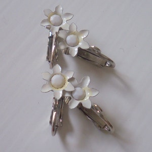 Vintage White Flower Clip Earrings