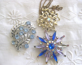 DESTASH Lot of 3 Rhinestone Pins Pendant