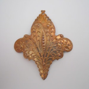 Brass Fleur de Lis Pendant Stamping