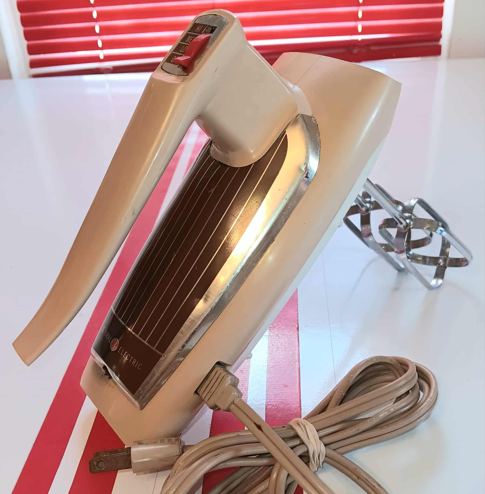 Vintage GE Hand Mixer, Space Age Electric Kitchen Tool - Etsy Vintage GE Hand Mixer, Space Age Electric Kitchen Tool - Etsy