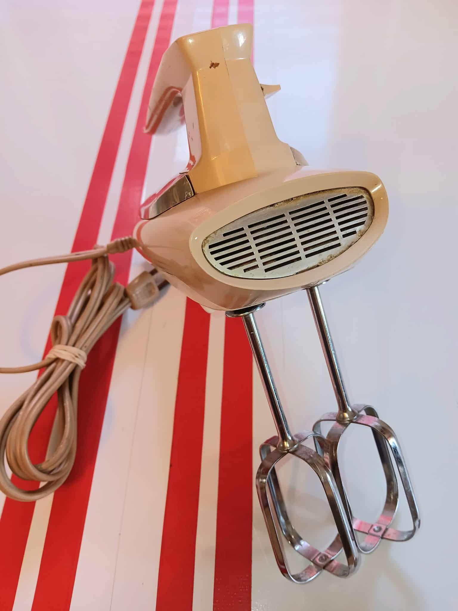 Vintage GE Hand Mixer, Space Age Electric Kitchen Tool - Etsy