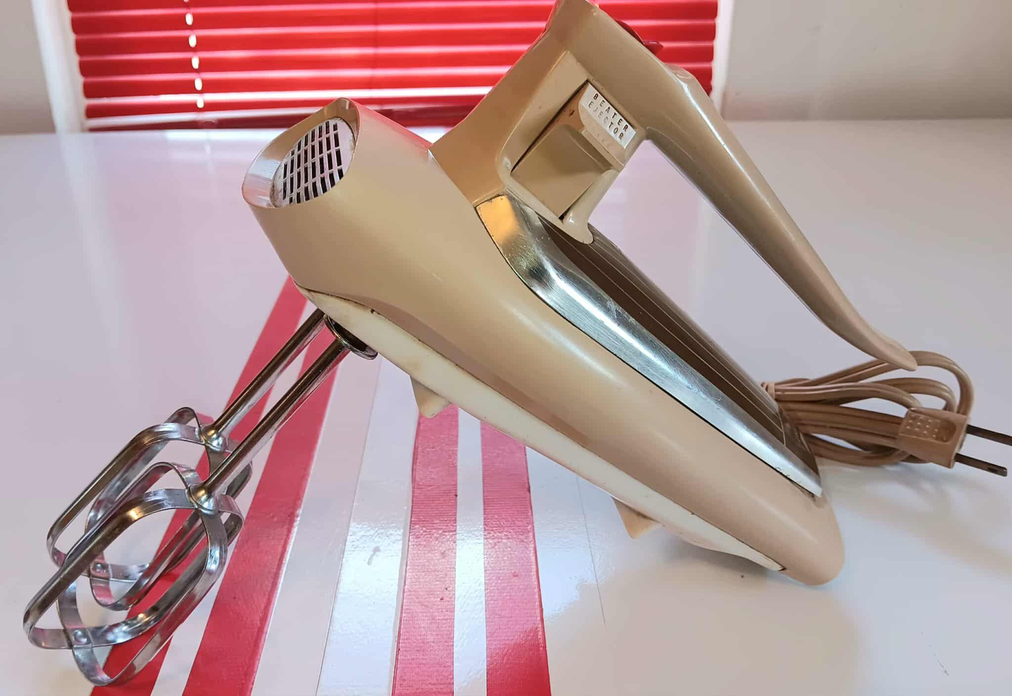 Vintage GE Hand Mixer, Space Age Electric Kitchen Tool - Etsy Vintage GE Hand Mixer, Space Age Electric Kitchen Tool - Etsy