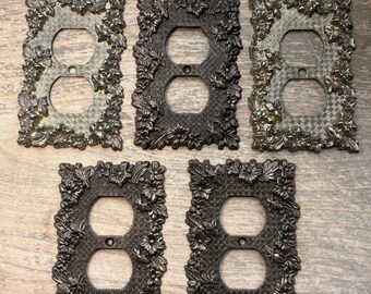 Juego de 5 tapas de enchufes florales ornamentadas vintage / Placa de pared de metal antiguo de latón oscuro / Decoración victoriana cottagecore grandmillennial