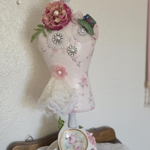 Decorative Tabletop Mannequin: Floral Dress Form