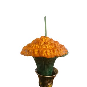 Anjerbloemkaars, bloemenkaars. 100% bijenwaskaars, geurkaars, decorkaars, statementstuk