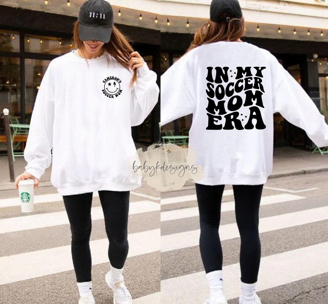 Vintage Red Soccer Mom Design Sweatshirt - L