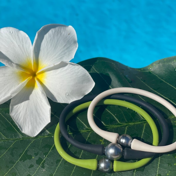 Bracelet perle véritable de Tahiti, en silicone de haute qualité. Mixte. Parfait pour l’été, à porter sans modération.