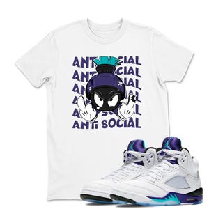 AJ 5 Grape zwart-wit T-shirt Match anti-sociale sneaker, paars-witte kleur Shirt passend bij sneaker, Jordan bijpassende T-shirt