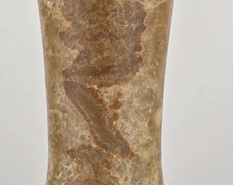 Handgeschnitzte Onyx Vase: Wüstenblüten Dekor, Erdtöne