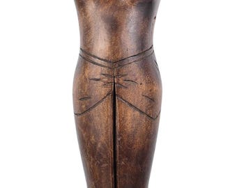 Figura femenina de madera tallada a mano, mediados del siglo XX: escultura abstracta modernista, 33 cm