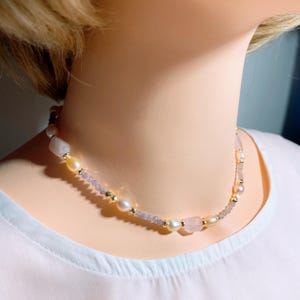 Collar de perlas de cuarzo rosa: joyería de piedras preciosas de color violeta claro