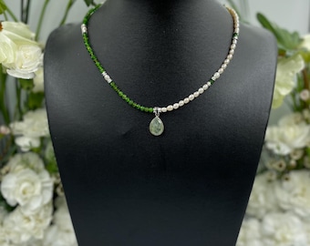 Minimalistische jade- en parelketting: elegante edelsteensieraden