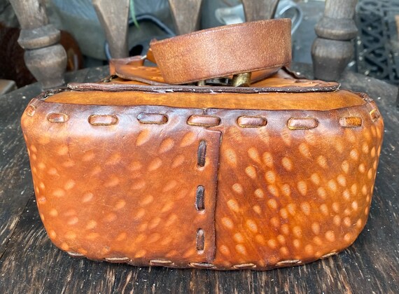 Vintage 70's Hand-Crafted Tooled Leather Shoulder… - image 9