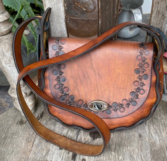 Small Vintage Handmade Tooled Floral Leather Shou… - image 4