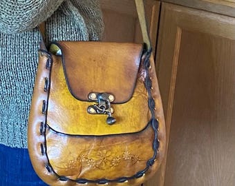 Vintage  rustic  60s Festival Renaissance Hippie Boho Saddlebag Shoulder Bag