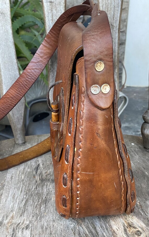 Medium Vintage Hand Tooled Leather Shoulder Hippi… - image 5
