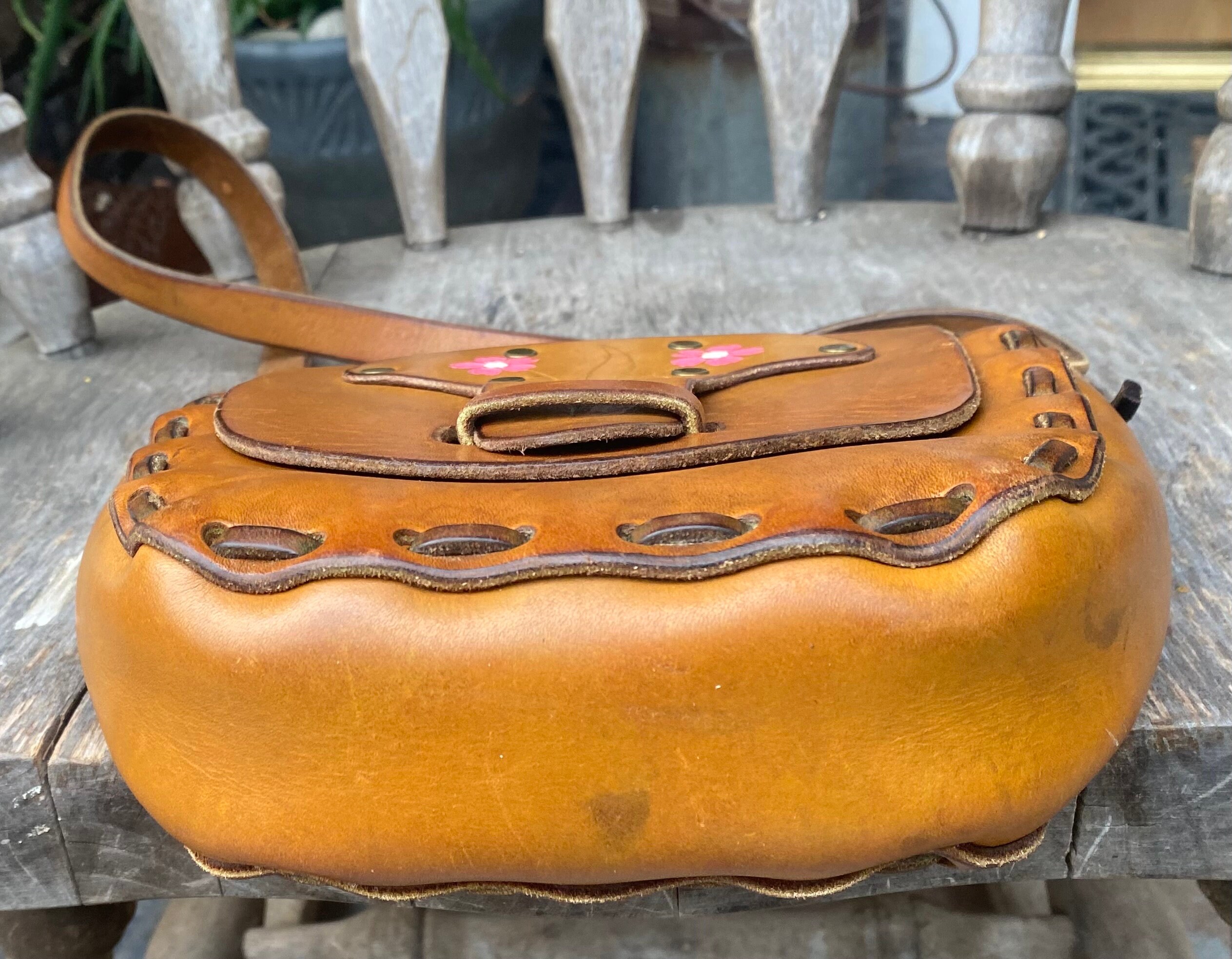 【ギフ_包装】 70's Vintage Medium Hand Flower Leather Brown Painted Tooled バッグ