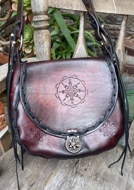 Black/Silver Leather B. Makowsky Double Strap Bag | Black leather handbags,  Metallic leather purse, Leather shoulder purse
