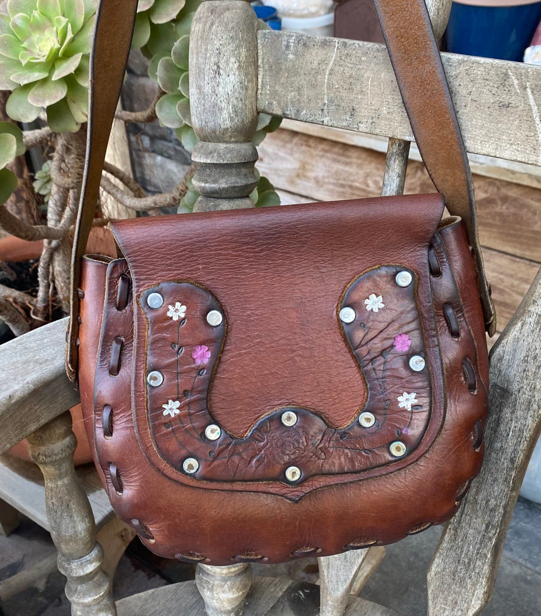 VTG 70S TAN BROWN LEATHER BOHO HIPPY PAISLEY PSYCHEDELIC CROSS BODY BAG main image 1