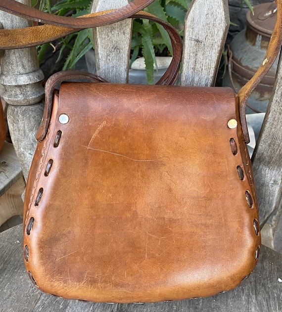 Medium Vintage Hand Tooled Leather Shoulder Hippi… - image 3