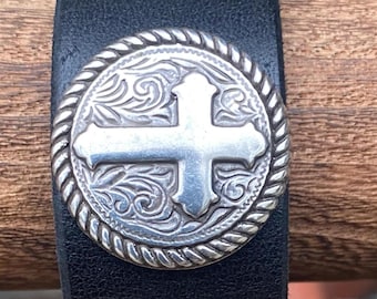 Black leather cuff/wrist bracelet with silver plated round rope edge Cross Concho