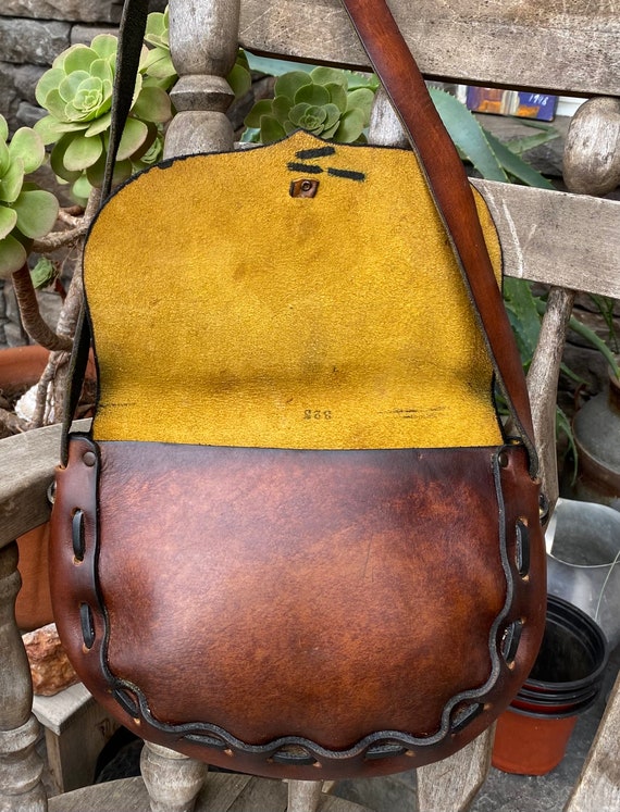 Vintage rustic medium size 1960s Tooled Leather P… - image 3