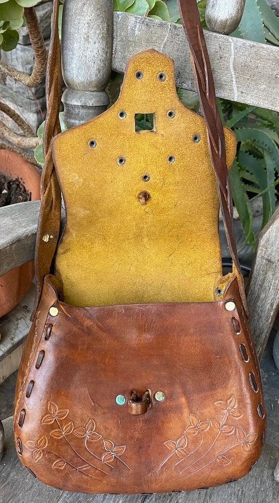 Medium Vintage Hand Tooled Leather Shoulder Hippi… - image 4