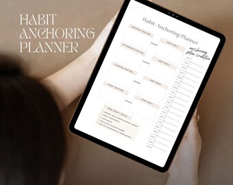 Pode incluir: Um planejador digital na tela de um tablet com o título "Habit Anchoring Planner". O planejador é dividido em seções para as rotinas da manhã, tarde, noite e noite. Cada seção tem um espaço para um novo hábito e um intervalo de tempo para acompanhar o progresso.