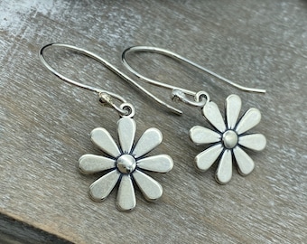 Sterling silver daisy earrings - drop dangle earrings - gift for her - jewelry sale