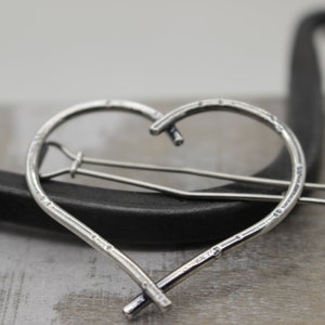 Vintage Etched Silver-tone Triple Heart Dangle Hair Clip Barrette Silver Heart Barrette - Etsy main image 3